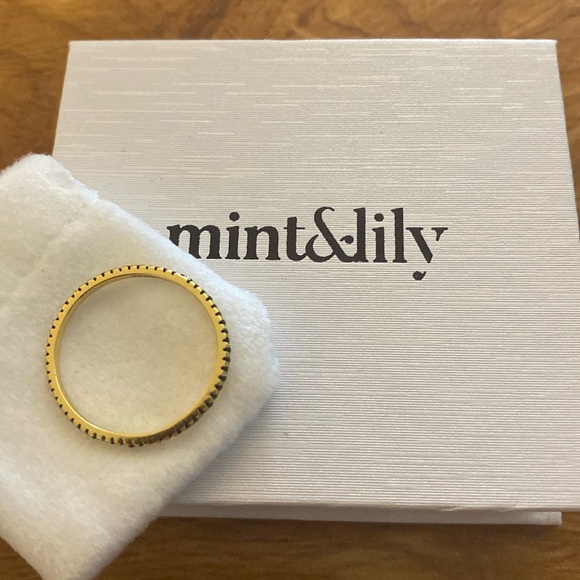 Black Stone Eternity Ring - Picture 3 of 4